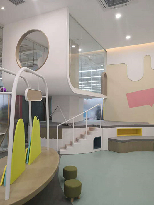 一連鎖教育機構(gòu)地面拼花工程驗收成功